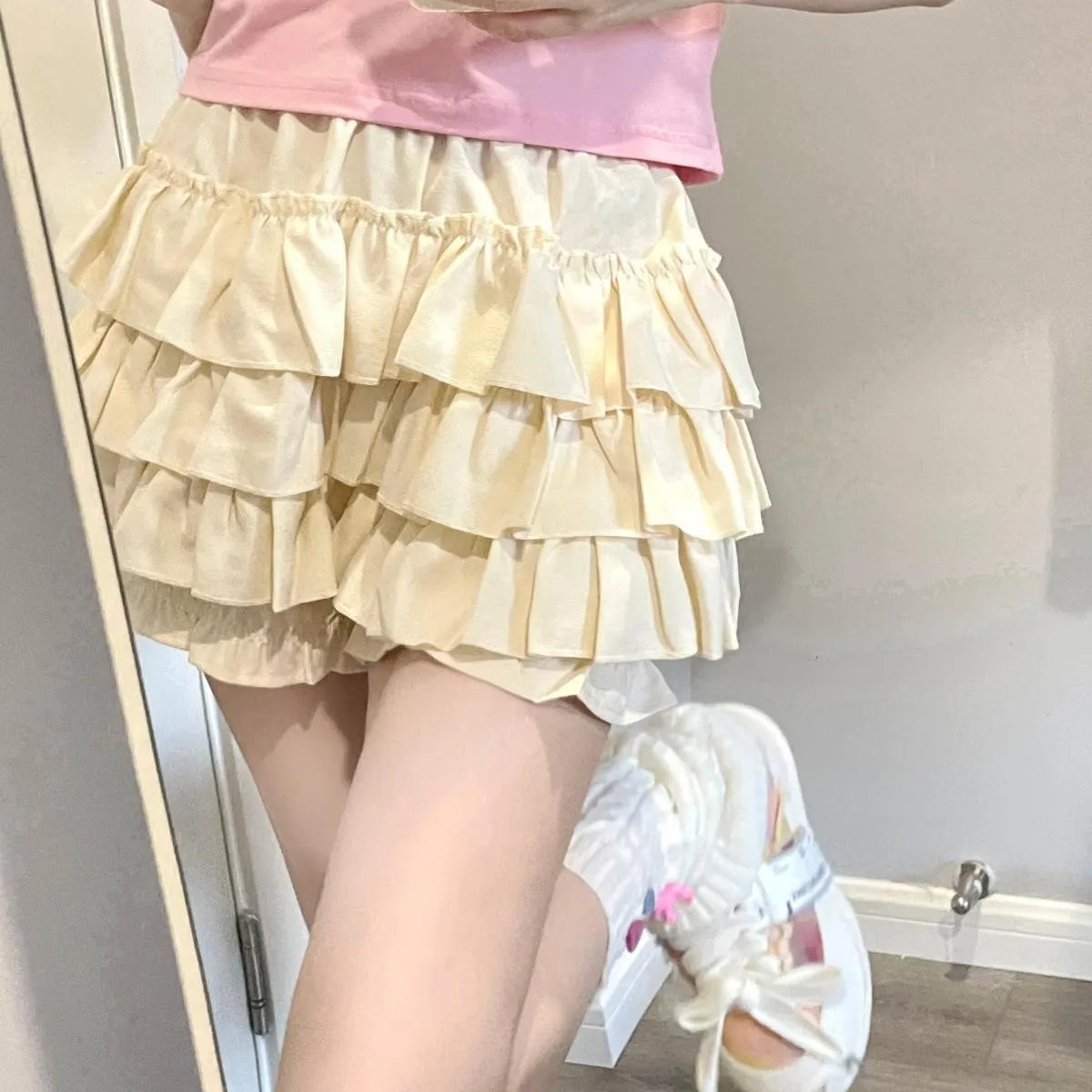 Fairy-style pompadour half-cake shorts 