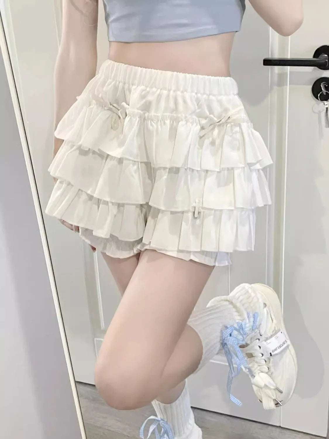 Fairy-style pompadour half-cake shorts 