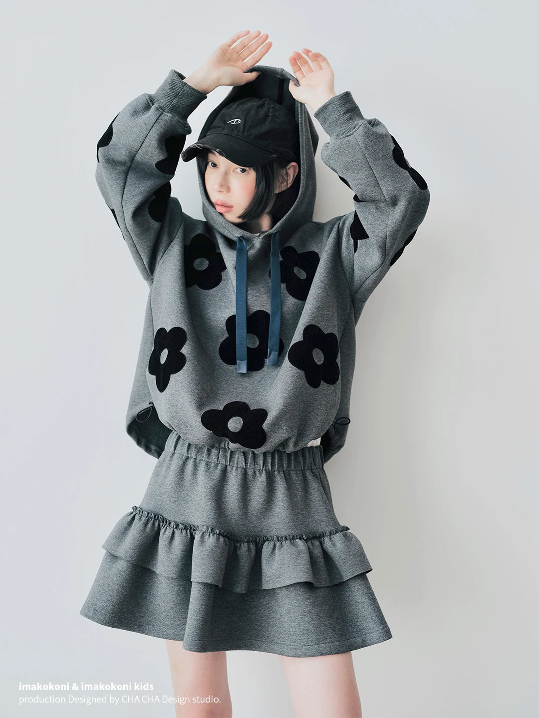 IMAKOKONI - Original Design Gray Hooded Flower Patch Hoodie