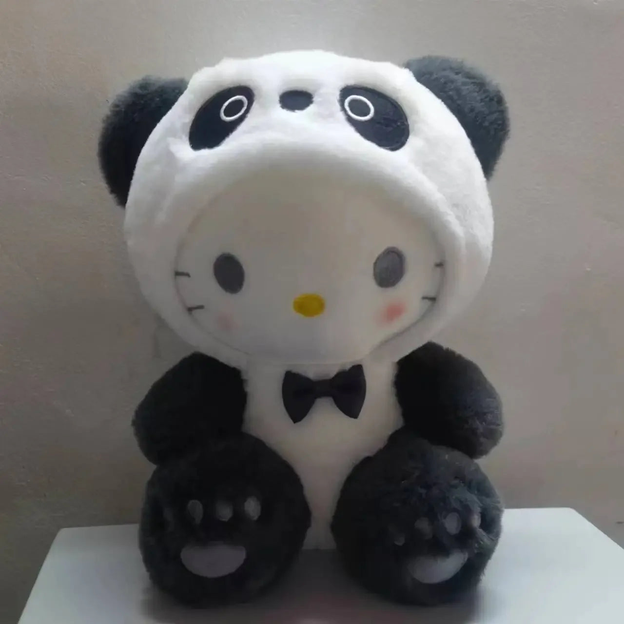 Hello Kitty - Original Plushie