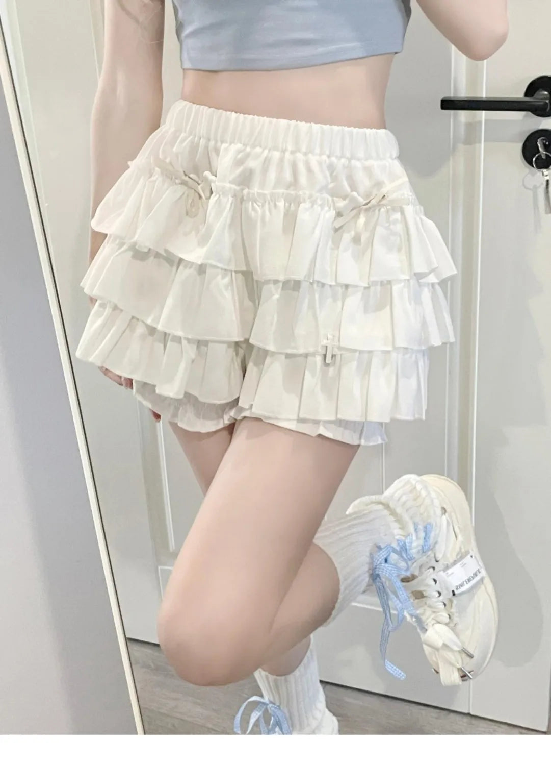 Fairy-style pompadour half-cake shorts 